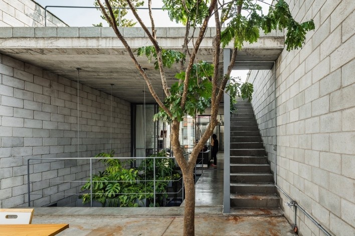 Casa Mipibu, São Paulo SP Brasil, 2015. Arquitetos Danilo Terra, Pedro Tuma e Fernanda Sakano (autores) / Terra e Tuma Arquitetos Associados<br />Foto Nelson Kon 