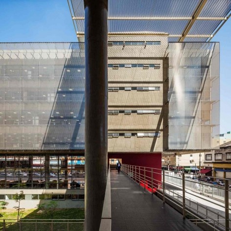 Centro Paula Souza, São Paulo, arquitetos Francisco Spadoni e Pedro Taddei<br />Foto Nelson Kon 