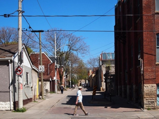 Toronto, Caminhada Guiada “Revitalization or displacement? A critical look at the idea of mixed neighbourhoods”<br />Foto Denise Fernandes Geribello 