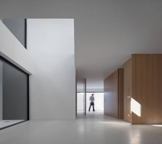 Casa no Juso. Projeto ARX Portugal + Stefano Riva, 2011<br />Foto Fernando e Sérgio Guerra 