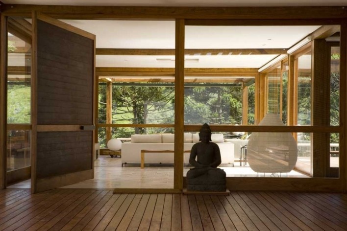Projeto Casa Grelha, vista interna.Forte, Gimenes & Marcondes Ferraz Arquitetos, 2º. prêmio categoria profissional/ obras concluídas, Serra da Mantiqueira, SP, 2005-2007.