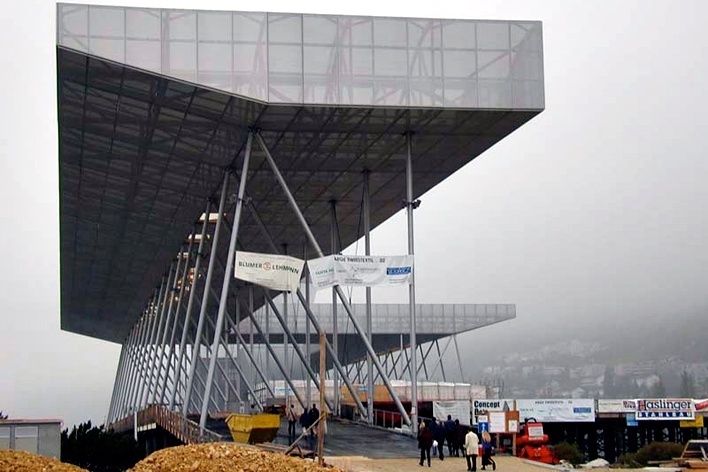 Arteplage de Bienne, construção efêmera para Exposição Nacional Suíça. Coop Himmelb(l)au, 1999-2002<br />Foto Butikofer & de Oliveira Arquitetos 