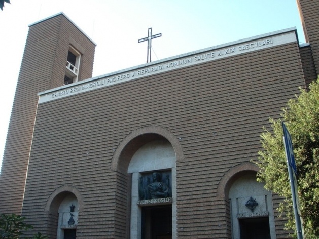 Fachada principal da Igreja Cristo Rei, arquiteto Marcello Piacentini, 1924-34<br />Foto Karina Kodaira 