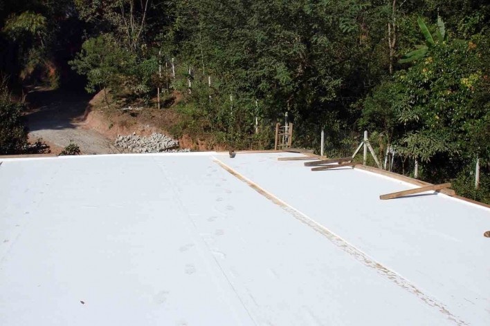 Vila Taguaí, construção, Carapicuiba SP, 2007-2010. Arquitetos Cristina Xavier (autora), Henrique Fina, Lucia Hashizume e João Xavier (colaboradores)<br />Foto Cristina Xavier 