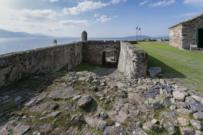 Fortaleza de Santo Antônio, Ilha de Ratón Grande, Florianópolis<br />Foto Ronaldo Azambuja 