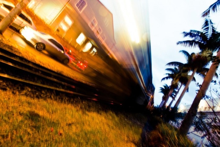 Trem cortando a cidade, San José, Costa Rica<br />Foto Junia Mortimer 