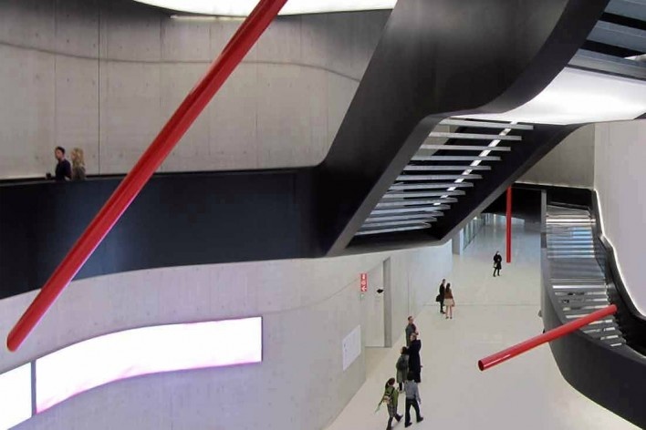 MAXXI – Museu de Arte e Arquitetura do Século XXI, Roma. Arquiteta Zaha Hadid<br />Foto Victor Hugo Mori 