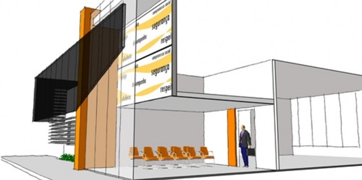 Corte esquemático da entrada da delegacia. Pé-direito duplo com visualização do painel superior seguido de pé-direito singelo confortável ao usuário<br />Imagem do autor do projeto 