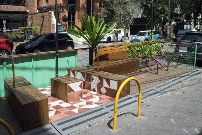 Parklet Pais de Araújo, São Paulo, 2015, arquiteto Homã Alvico<br />Foto divulgação 