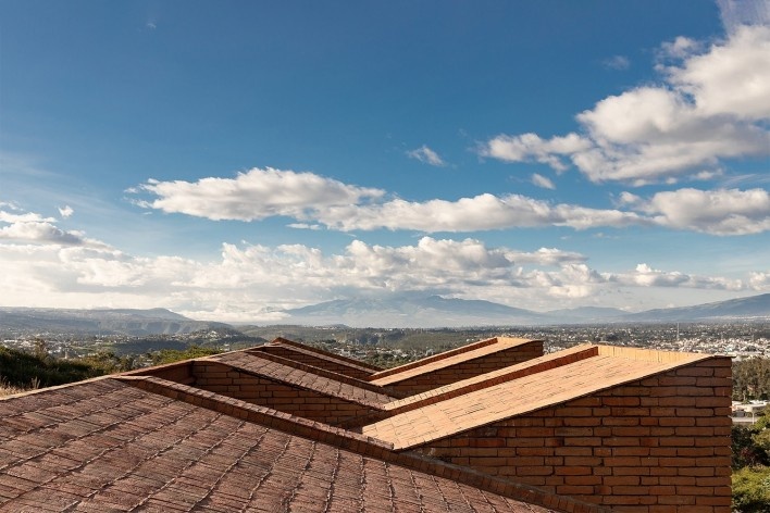 Cangahua House, Pacho Salas, Tumbaco, Ecuador, 2020. Architects Felipe Muller, Gonzalo Diez, Paola Picciallo, Alvaro Borrero and Hugo Navarrete (authors) / Diez+ Muller Arquitectos<br />Foto/photo Jag Studio 