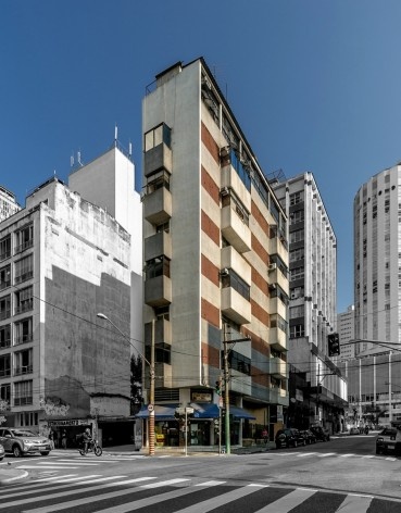 Edifício Jaruá, 1955/1956. Arquiteto Eduardo Kneese de Mello<br />Foto Rafael Schimidt  [Fotoarquitetura]