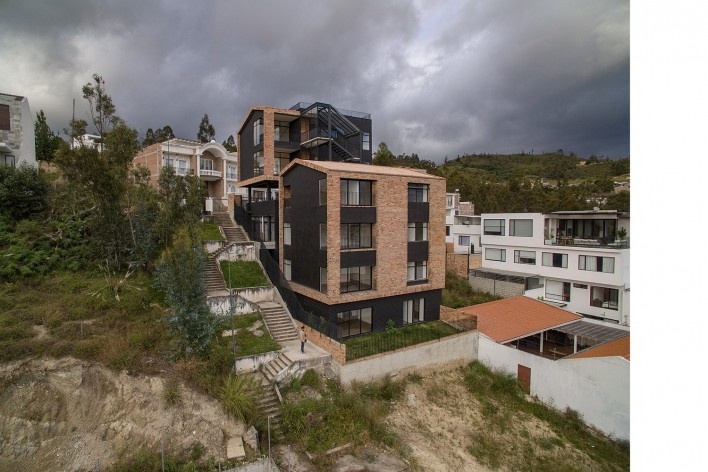 Edifício Goya, San Cayetano, Loja, Equador, 2021. Arquitetos Tatiane Corsi Garcia, David Arias Polo e Daniel Arias Polo (autores) / Bearq<br />Foto/ photo Jag Studio 