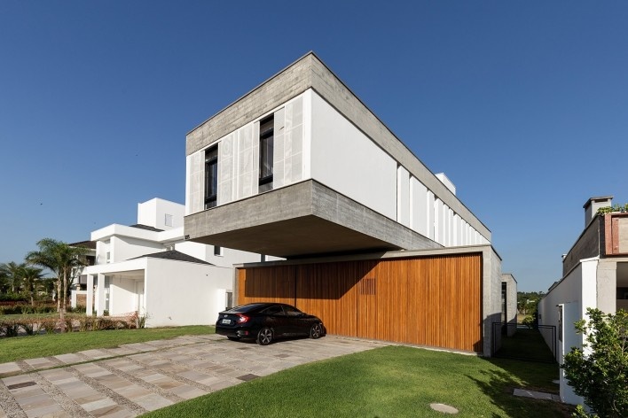 House TR1215, Porto Alegre RS Brasil, 2019. Architects Diego Brasil and Anderson Calvi / BR3 Arquitetos<br />Foto/photo Marcelo Donadussi 