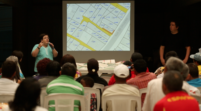 Reunião com lideranças. Projeto de Urbanização Integrada<br />Foto Fabio Knoll 