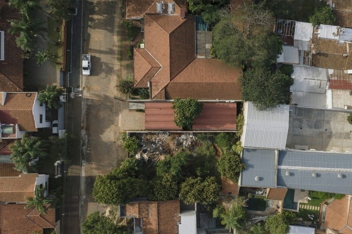 Casa Intermedia, Assunção, Paraguai, 2021. Arquitetos Horacio Cherniavsky, Viviana Pozzoli, Gabriela Ocampos, Franco Pinazzo e Rolph Vuyk (autores) / Equipo de Arquitectura<br />Foto Frederico Cairoli 