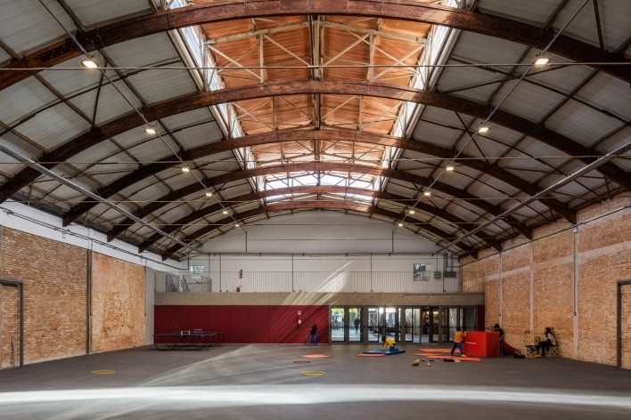 Nova sede da Beacon School, São Paulo SP Brasil, 2016. Arquitetos Vinicius Andrade, Marcelo Morettin, Marcelo Maia Rosa e Renata Andrulis / Guido Otero e Ricardo Gusmão (autores) / Andrade Morettin Arquitetos / Gusmão Otero Arquitetos Associados<br />Foto / photo Nelson Kon 