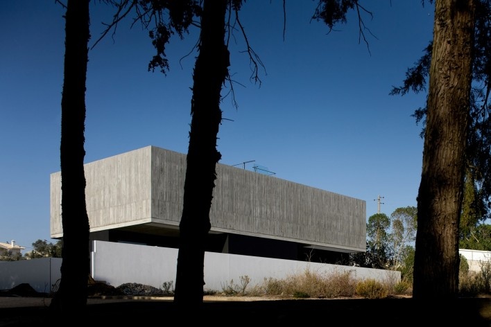 Casa no Juso. Projeto ARX Portugal + Stefano Riva, 2011<br />Foto Fernando e Sérgio Guerra 