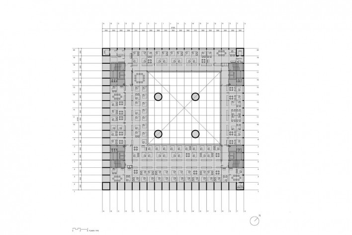 Caja Granada, planta tipo, Andaluzia, Espanha, 2001. Arquiteto Alberto Campo Baeza<br />Imagem reprodução / imagen reproducción  [Website campobaeza.com]