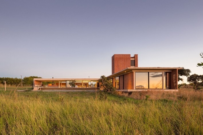 Casa Vila Rica, Brasília DF Brasil, 2017. Arquitetos Daniel Mangabeira, Henrique Coutinho e Matheus Seco / Bloco Arquitetos<br />Foto Haruo Mikami 