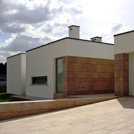 Casa na Cruz de Oliveira, 1ª fase, Benedita, Portugal. Arquiteto Pedro Fonseca Jorge<br />Foto Pedro Fonseca Jorge / Pedro Cavaco Leitão 