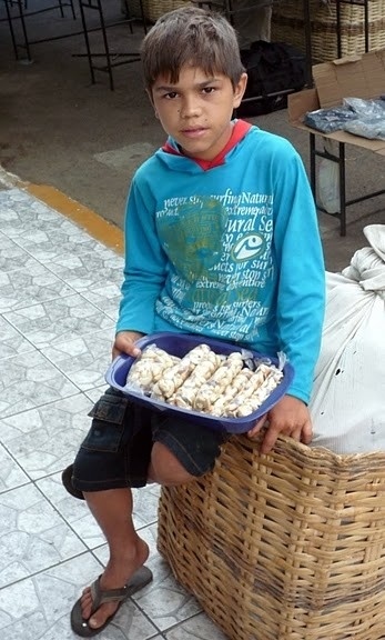 Guaraciaba, Ceará. Vendedor ambulante<br />Foto José Albano 