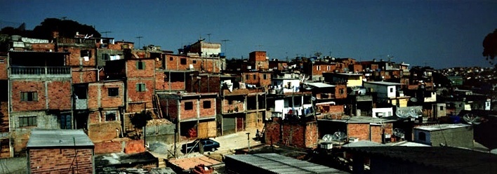 Paisagem vermelha e azul <br />Foto Iatã Canabrava 