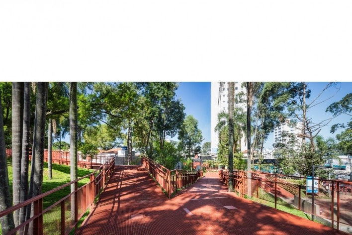 Parque Sabesp Mooca, piso elevado. Levisky arquitetos estratégia urbana<br />Foto Ana Mello 