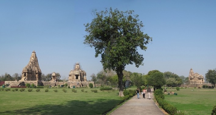 Templos Khajuharo em Madhya Pradesh, Índia<br />Fotomontagem Victor Hugo Mori, 2010 