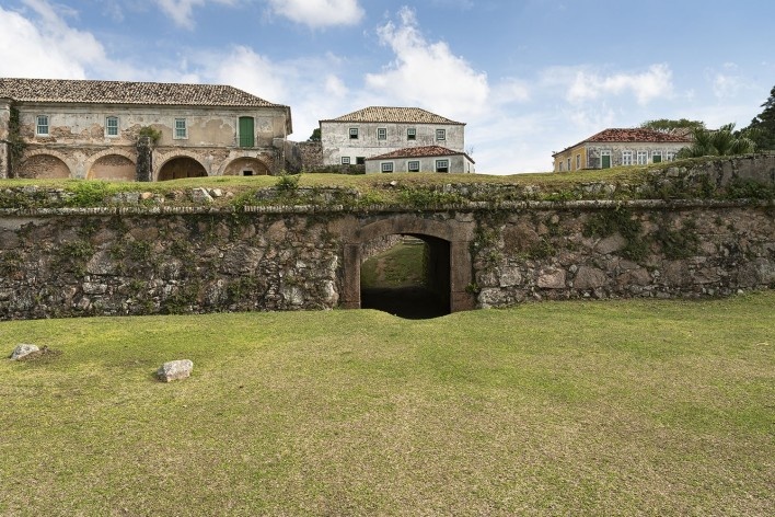 Fortaleza de Santa Cruz do Anhatomirim, Ilha de Anhatomirim, Governador Celso Ramos<br />Foto Ronaldo Azambuja 