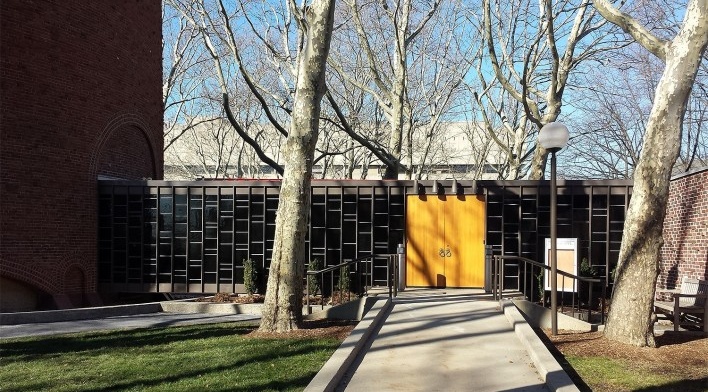 Kresge Chapel, acesso, Campus MIT, 1955. Arquiteto Eero Saarinen<br />Foto Klaus Chaves Alberto 