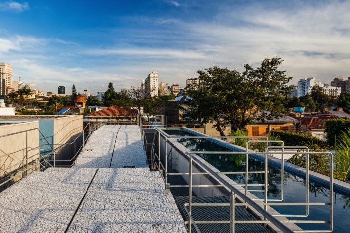 Casa de fim de semana em São Paulo. Arquiteto Angelo Bucci / SPBR<br />Foto Nelson Kon 
