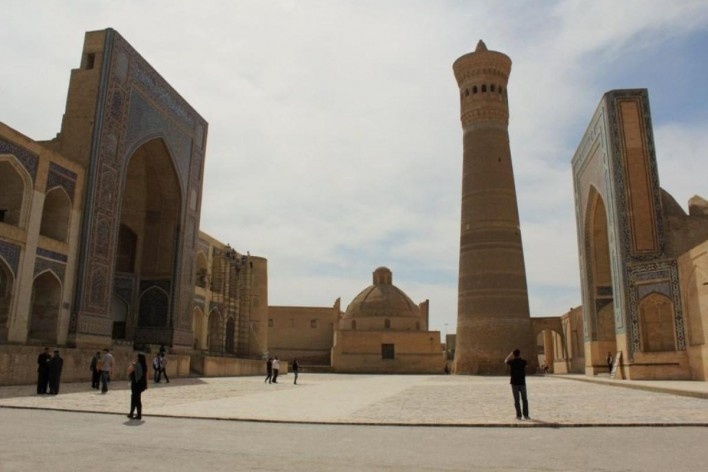 Vista geral do conjunto Poi-Kalon, em Bukhara, em direção ao sul<br />Foto José Júlio Rodrigues Vieira 