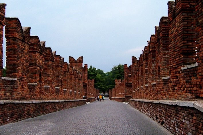 Castelvecchio e Ponte Scaligeri, Verona<br />Foto Wikipedius  [Wikimedia Commons]