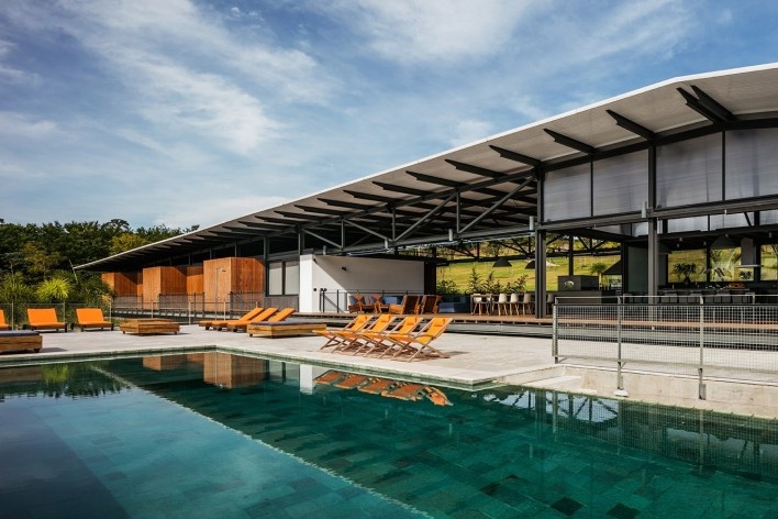 Residência Piracaia, Piracaia SP Brasil, 2012-2014. Arquitetos Lua Nitsche e Pedro Nitsche / Nitsche Arquitetos Associados<br />Foto Nelson Kon 
