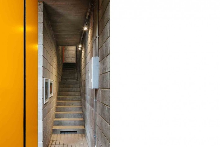 Casa-ateliê da Vila Charlote, acesso a residência, Presidente Prudente SP, arquiteta Cristiana Pasquini<br />Foto Pedro Kok 