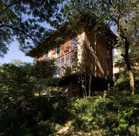 Vila Taguaí, Carapicuiba SP, 2007-2010. Arquitetos Cristina Xavier (autora), Henrique Fina, Lucia Hashizume e João Xavier (colaboradores)<br />Foto Daniel Ducci 