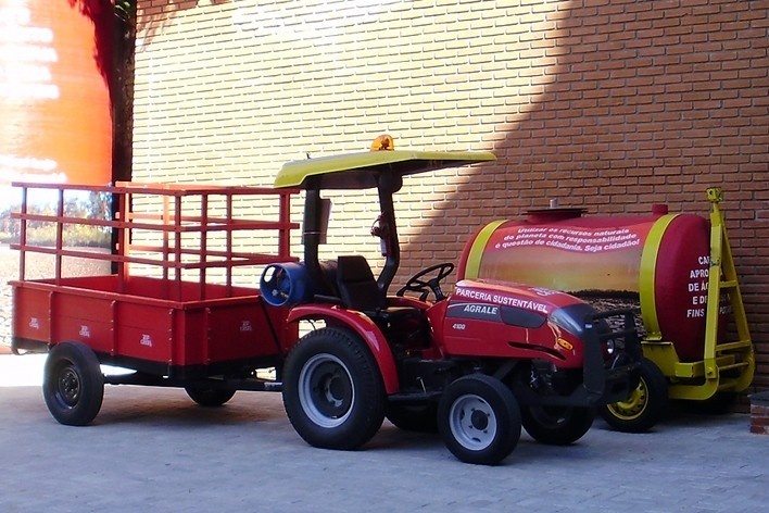 Veículo para transporte interno, São Paulo, Brasil<br />Foto Abilio Guerra 
