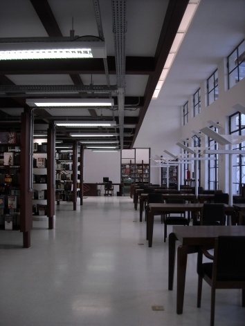 Modernização da Biblioteca Mario de Andrade, interior do edifício após o início da obra. Piratininga Arquitetos Associados, 2010<br />Foto divulgação 