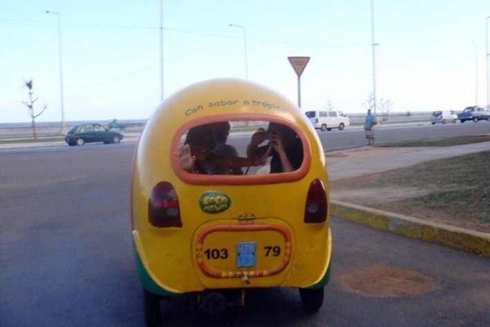 Passeio de automóvel pelo Malecón, Havana Cuba 
<br />Foto Michel Gorski e Valdir Zwetsch 
