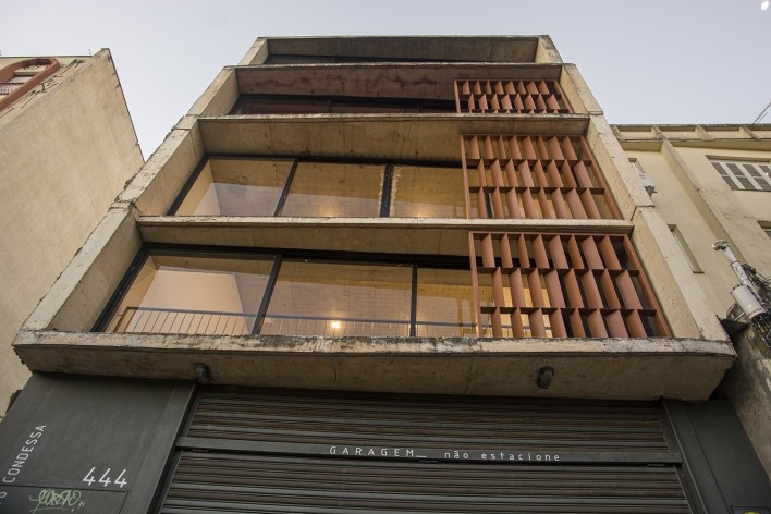 Edifício Condessa, Porto Alegre RS Brasil, 2018. Arquitetos Cristiano Lindenmeyer Kunze e Nathalia Cantergiani Fagundes de Oliveira (autores) / Cantergiani + Kunze Arquitetos<br />Foto Cristiano Kunze 