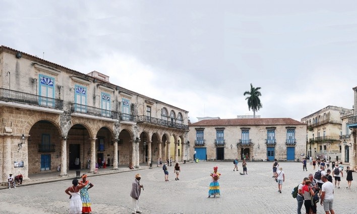 Plaza de la Catedral de San Cristóbal, Habana Vieja, Cuba<br />Foto Victor Hugo Mori 