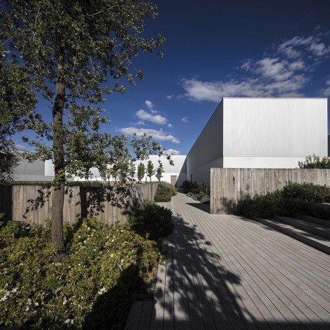 Caledonian Somosaguas, Madri Espanha, 2017. Arquiteto Marcio Kogan/ StudioMK27<br />Foto Fernando Guerra 