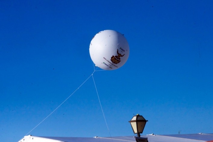 Balão publicitário da 6a Festa Literária de Pirenópolis<br />Foto Fabio Lima 