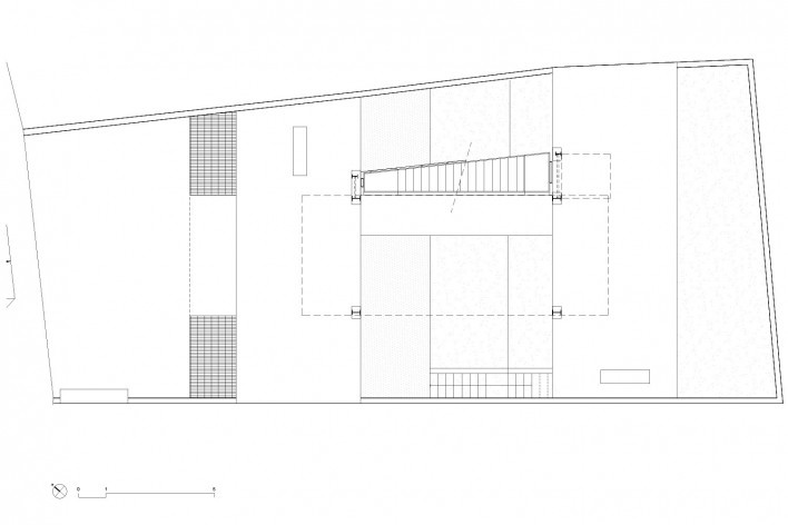 Estúdio Madalena, planta na cota 100,12, São Paulo, 2015. Apiacás Arquitetos