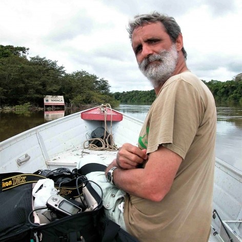 Luiz Cláudio Marigo no Rio Uraricoera RR<br />Foto José Tabacow 