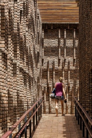 Galeria Claudia Andujar, Inhotim, Brumadinho MG Brasil. Arquitetos Associados<br />Foto Leonardo Finotti 