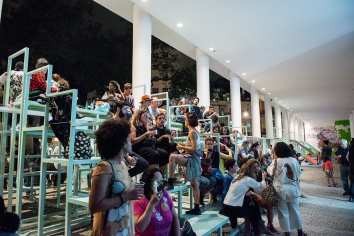 Transborda!, Museu de Arte do Rio, Praça Mauá, Rio de Janeiro RJ Brasil, 2018. Arquitetos Antonio Pedro Coutinho e Adriano Carneiro de Mendonça (autores) / Estúdio Chão<br />Foto Renato Mangolin 