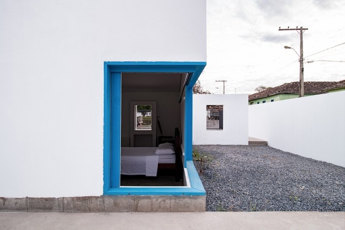 Dona Zuzinha’s House, Campo Azul MG, 2022. Architect Deryck Dantom / DL Arquitetos Associados<br />Foto/photo Urbansadness 
