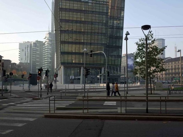 Piazza Lina Bo Bardi, Varesine, Milão. Kohn Pedersen Fox Associates<br />Foto Viviana Pozzoli 