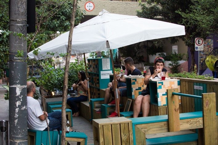 Parklet Mateus Grou. Zoom e Instituto Mobilidade Verde.<br />Foto Sissy Eiko 